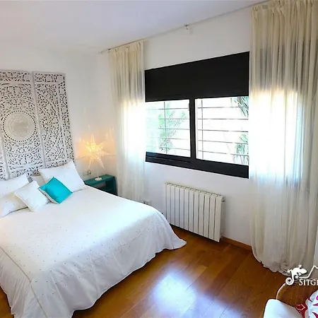 Stunning Gala With Sea Views And A/c In Villa Sitges