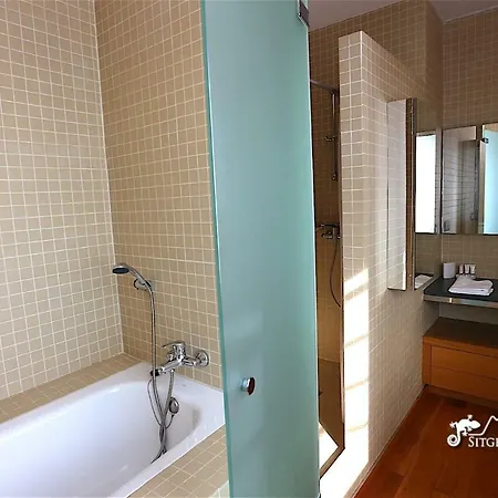Stunning Gala With Sea Views And A/c In Villa Sitges